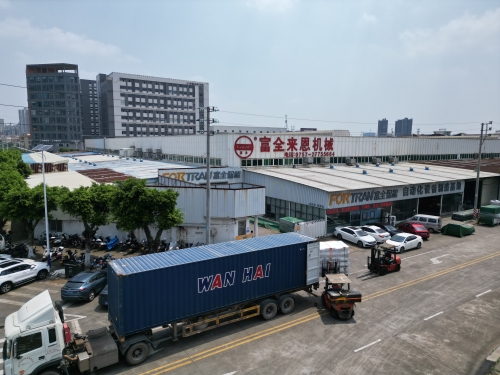 Un container cu produsele noastre automate este expediat astăzi în SUA!